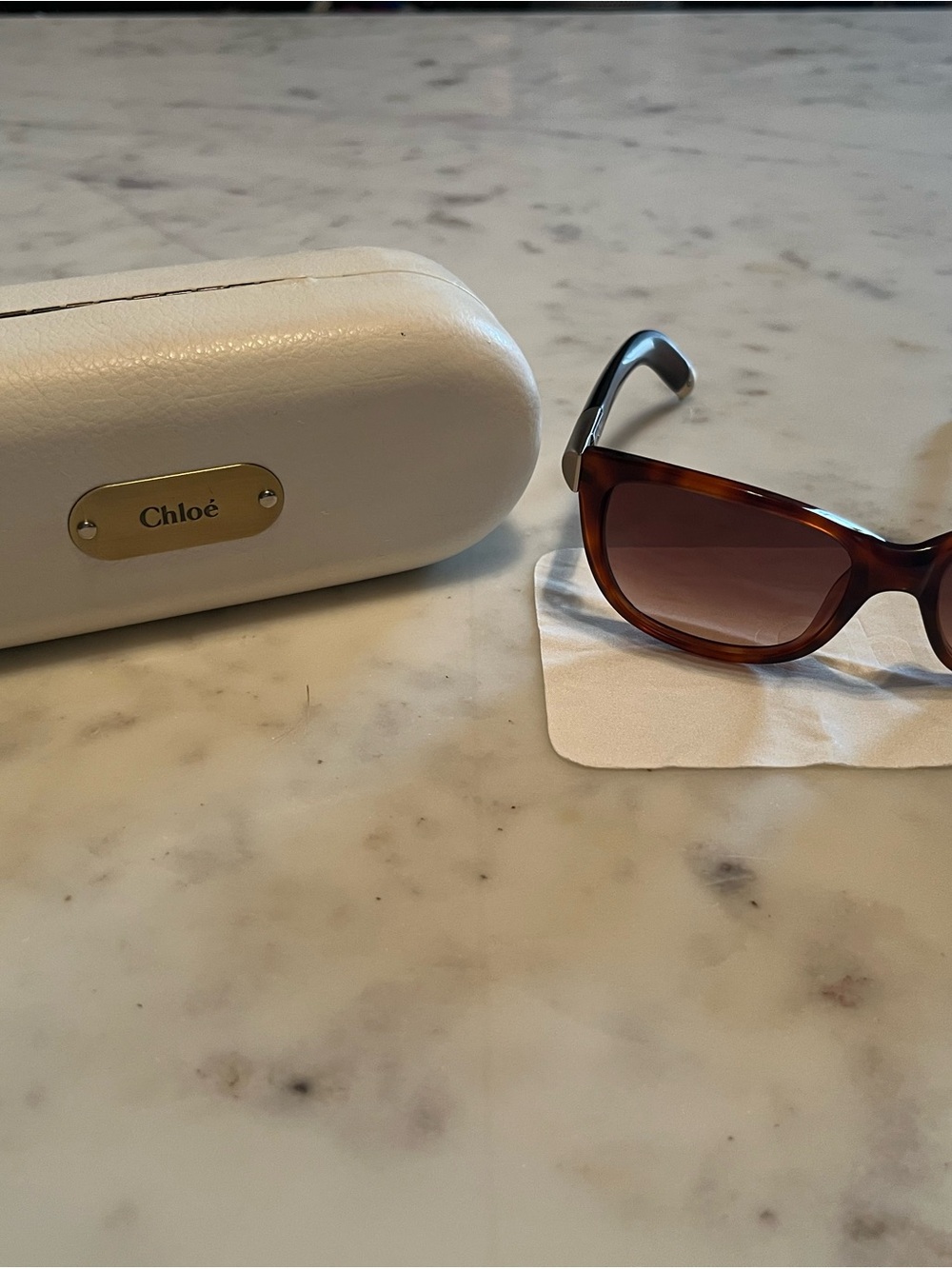 Chloé Brown Tortoiseshell Women's Sunglasses with Gradient Lenses